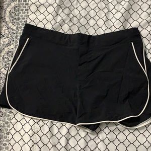 Athleta Brooklyn Luxe Shorts size 14
